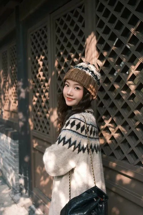 2025秋冬新款韩系花朵钩花针织衫撞色印花开衫百搭阔腿裤三件套