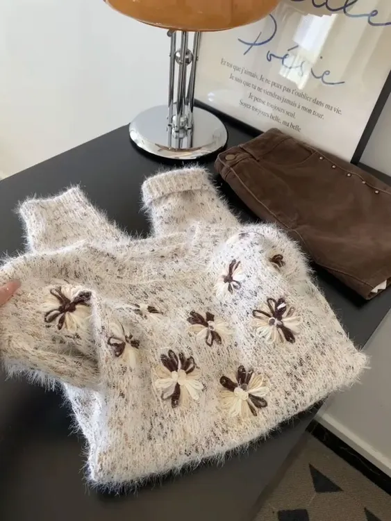 韩系高级感花朵刺绣毛衣女秋冬慵懒风洋气减龄针织衫软糯显瘦上衣