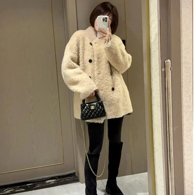 静静哈尼 【双排扣V领羊羔毛外套】100羊毛宽松休闲外套W82472