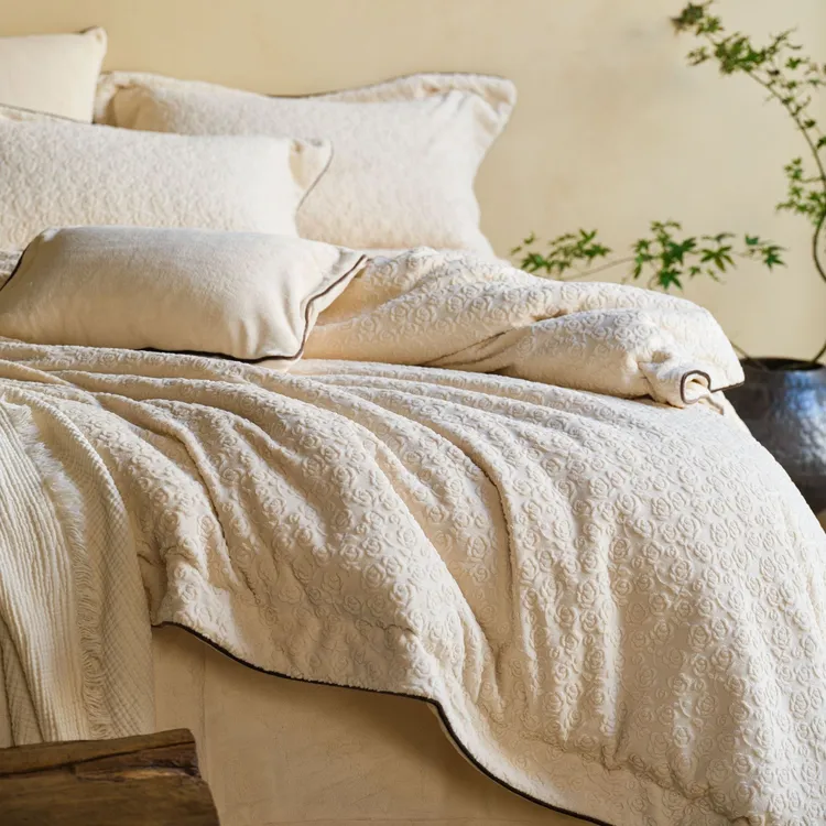 雯妈-高定【赫美】软乎乎！糯唧唧！加厚保暖浮雕雕花慕芙绒四件套