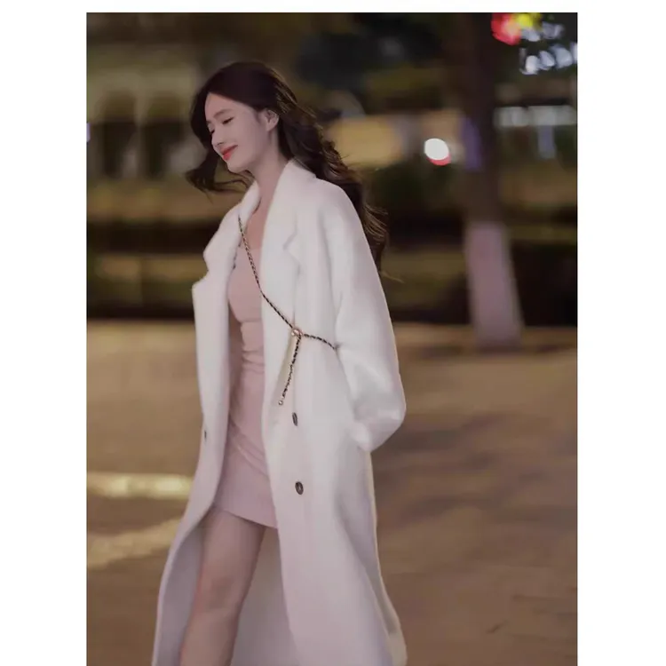 B888 2025新简约气质高级韩系加厚白色宽松2025年女款流行外套