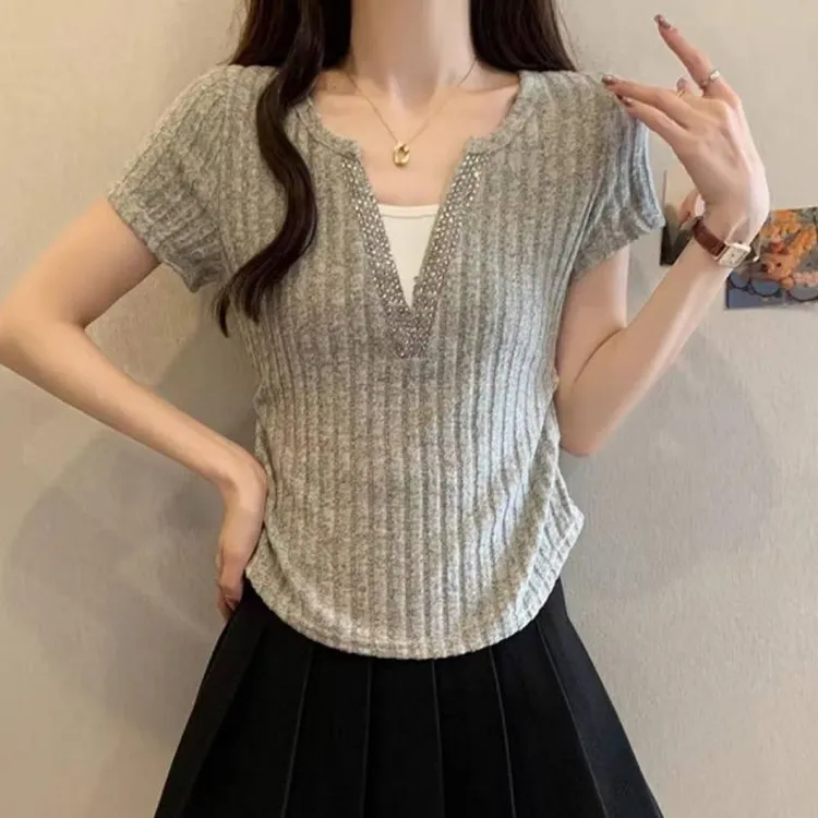 夏季新款假两件烫钻V领重工正肩T恤女显瘦遮肚上衣