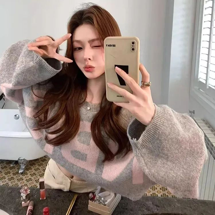 巨好看的韩系氛围感穿搭字母毛衣慵懒高级感宽松短款针织衫41164