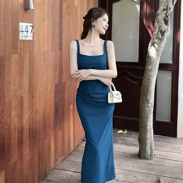  运补6-8r 法式方领吊带连衣裙女夏季收腰气质后妈裙修身包臀长裙
