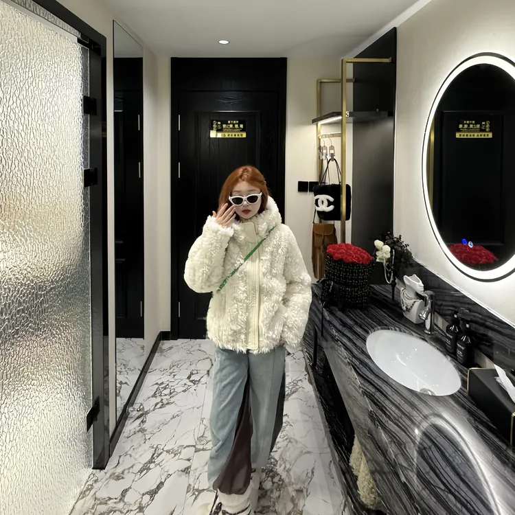 【半岛情书】/winter女连帽新款短款时尚卷毛休闲宽松ins风外套