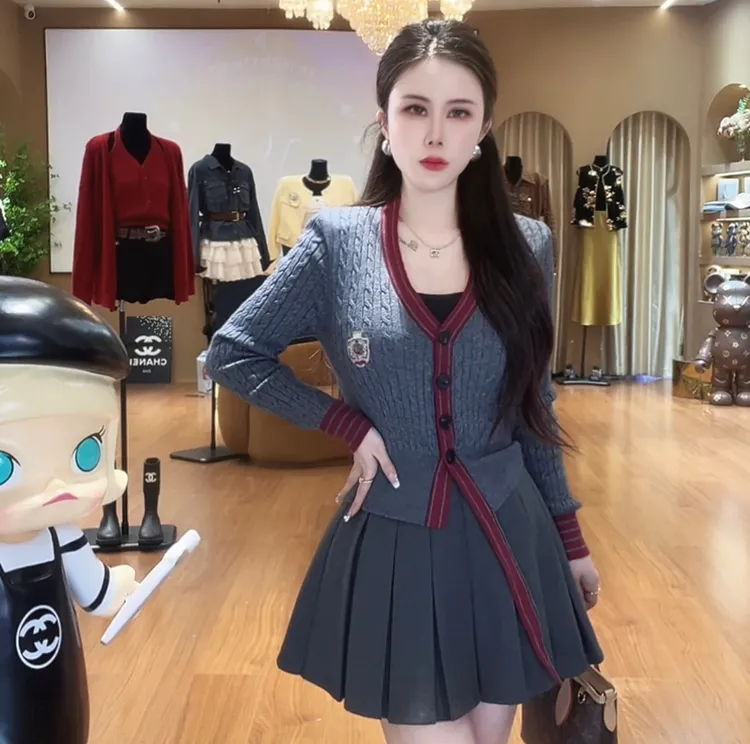 婷婷美美-VIP•订制麻花针织开衫上衣➕细昵百褶裙套装（8-25193）