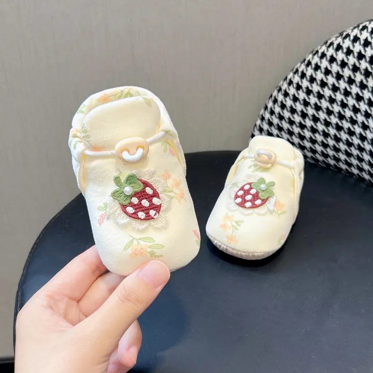 秋季婴儿鞋6到12个月软底卡通男女宝宝0-1岁宝宝鞋防滑护脚鞋