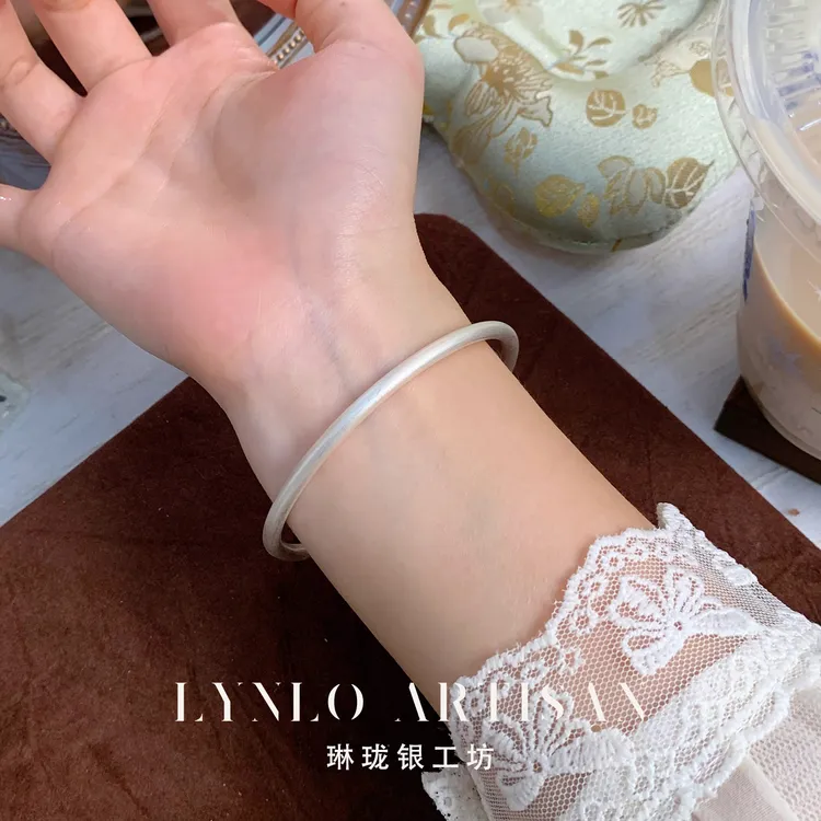 足银手镯 古法素圈银 足银999.9 实心经典传承闭口手镯女百搭气质