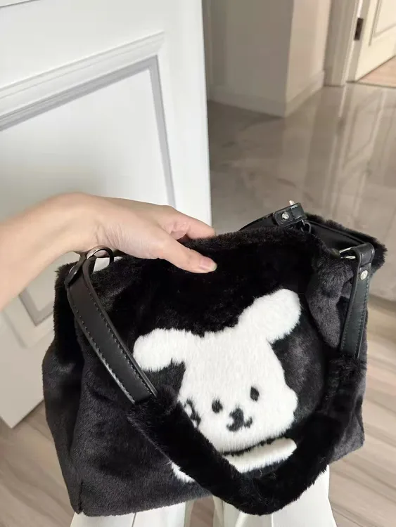 小众设计小白兔单肩女包毛绒托特包文艺创意百搭大容量毛毛包包女