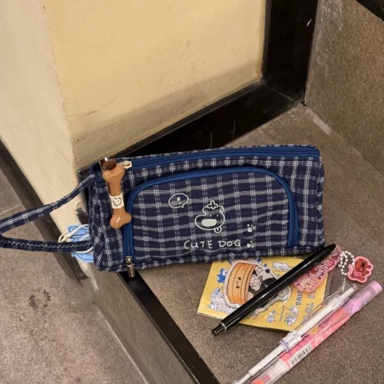 卡通小狗笔袋ins格子风日系开窗新款高颜值森系大容量简约