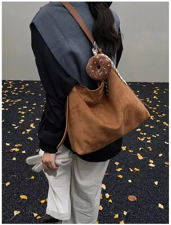 ［通勤风］韩版超火休闲复古托特包2025新款秋冬大容量时尚斜挎包