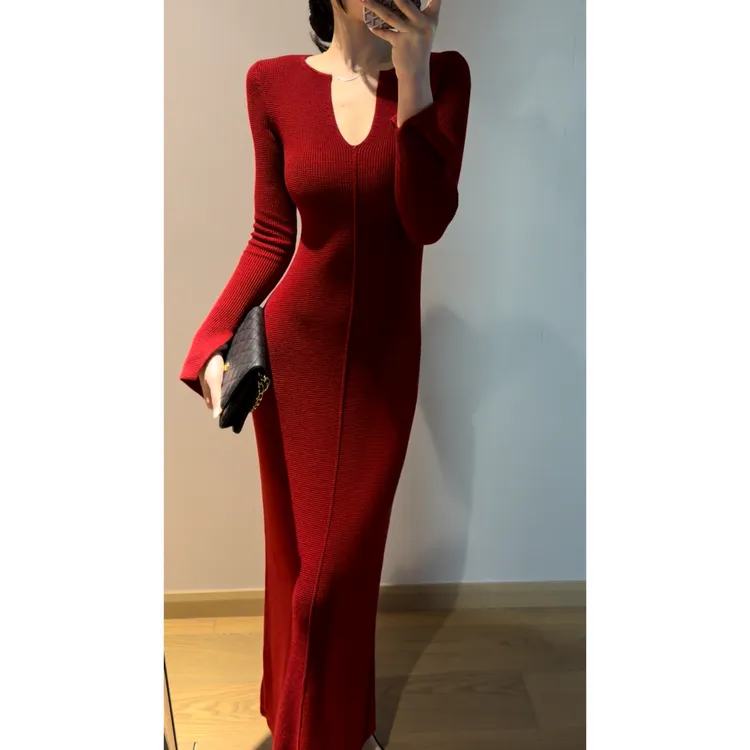 【朱砂】极简V领羊毛针织收腰连衣裙