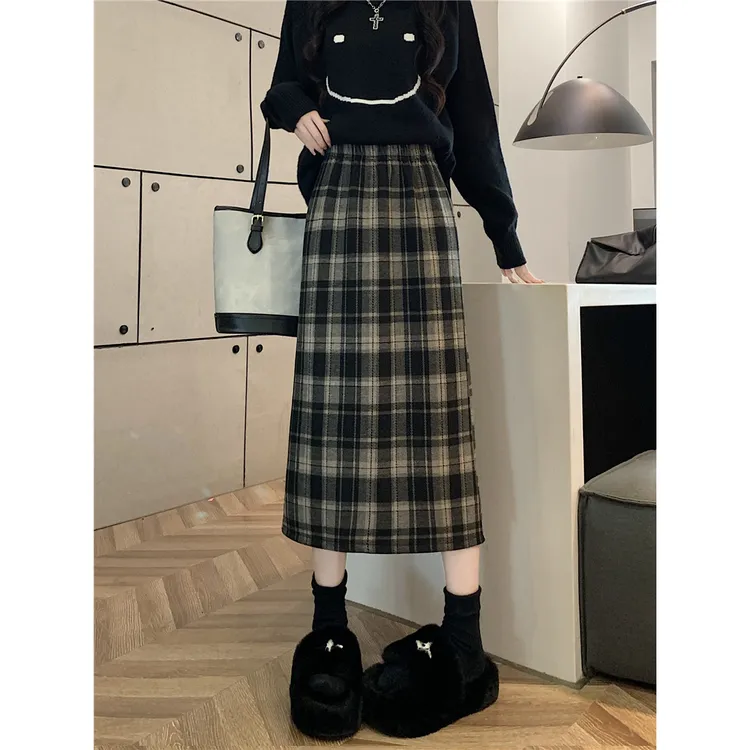 美拉德穿搭加绒半身裙女秋冬后开叉格子半裙咖色格纹一步直筒长裙