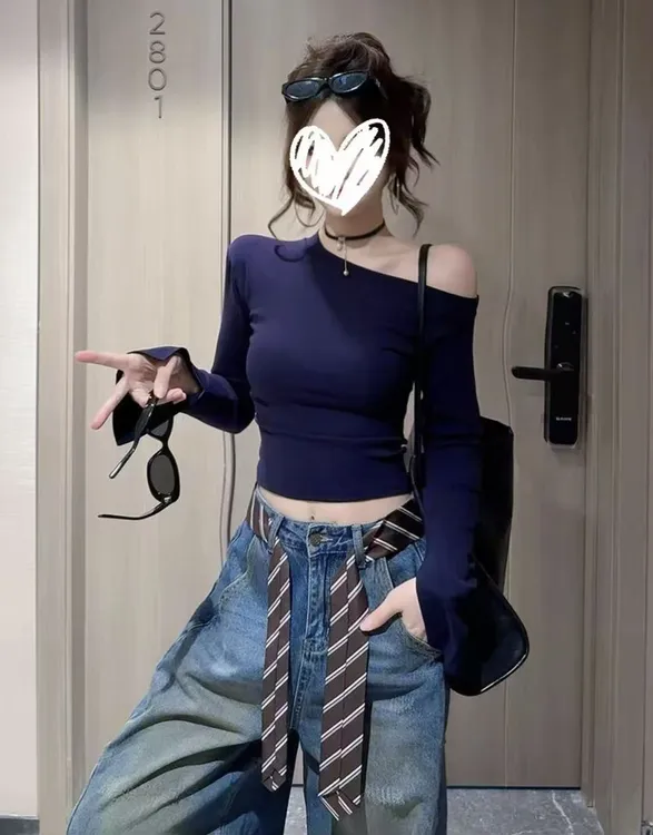 带垫肩~早秋纯欲辣妹斜领露肩喇叭袖T恤女秋季新款修身显瘦百搭