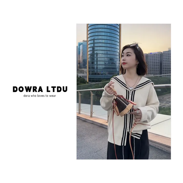 朵拉【少女心事】2025年冬季新款娃娃领条纹长袖百搭毛衣外套1-9607