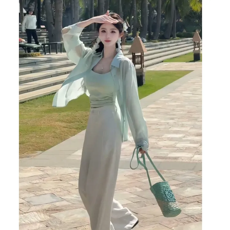 2025夏季新款百搭防晒衫女减龄时尚长袖衬衫外套吊带休闲裤三件套