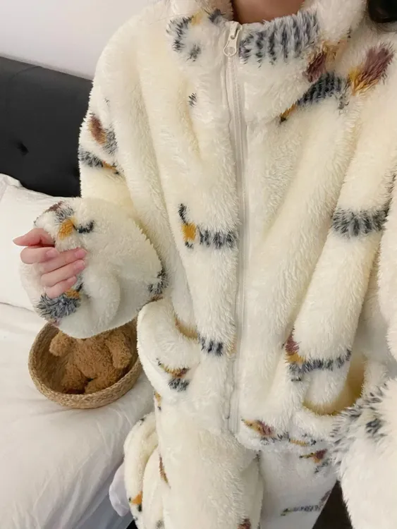 韩系可爱卡通腊肠狗珊瑚绒睡衣女冬季新款加绒加厚保暖家居服套装