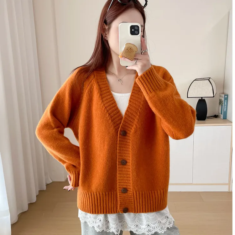 慵懒风V领毛衣外套女春秋新款复古设计感中长款针织开衫上衣外搭