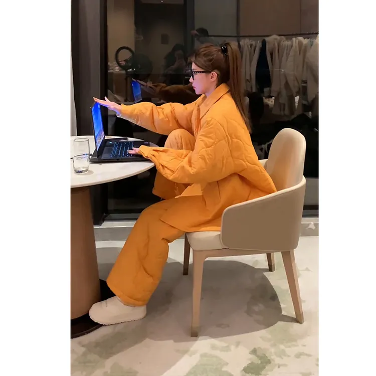 秋冬流行穿搭一整套女2025新款翻领宽松棉服外套百搭休闲裤两件套