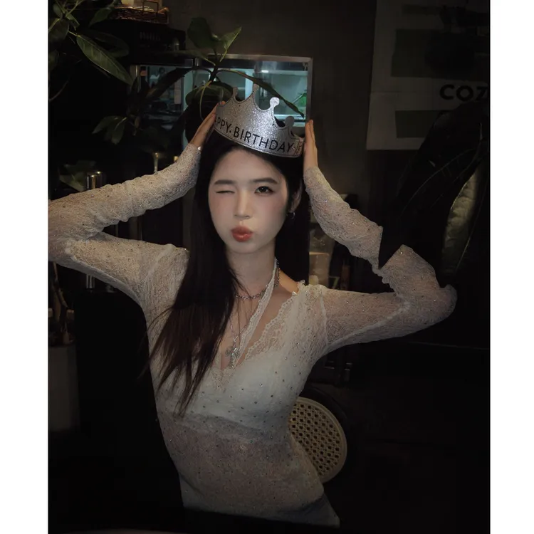 纯欲蕾丝亮光镶钻白色长袖打底衫女秋季修身显瘦内搭辣妹T恤上衣