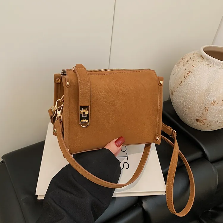 法式复古手提盒子包女2025冬季新款小众通勤单肩包简约休闲斜挎包