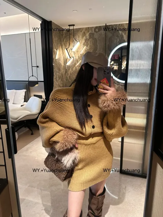 氛围感毛衣套装冬季慵懒风短款蝙蝠袖单排扣针织上衣包臀半身裙