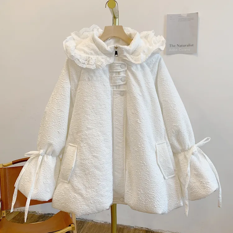 奶芙Y2332夹棉浮雕纹系带蝴蝶结蕾丝边连帽棉衣