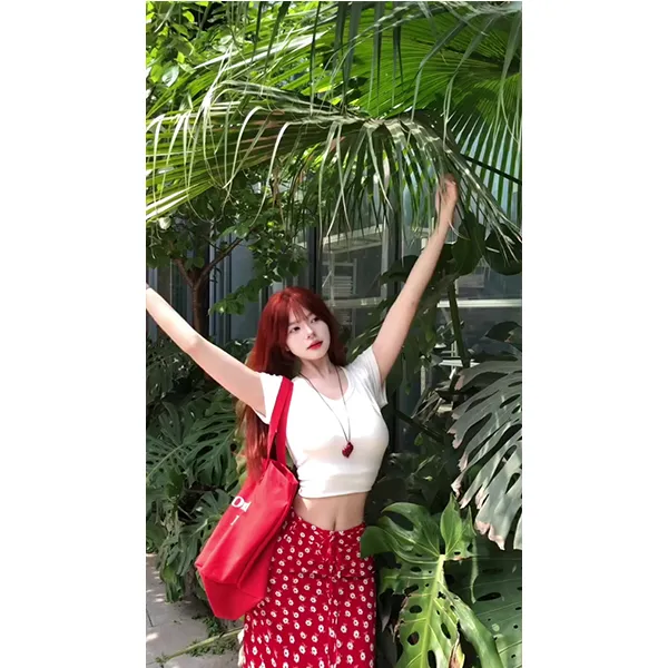 韩系度假风气质红色碎花鱼尾半身裙女浪漫荷叶边清新裙子