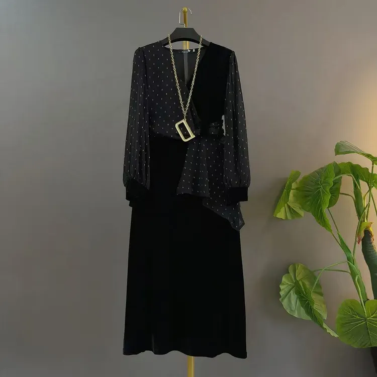 小香风波点拼接丝绒秋冬设计师款大码绑带苹果型遮肉半身裙两件套