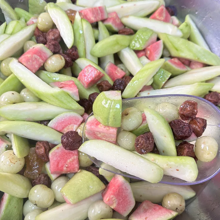 话梅油柑芭乐芒果条 酸酸甜甜当季水果 孕妇可吃