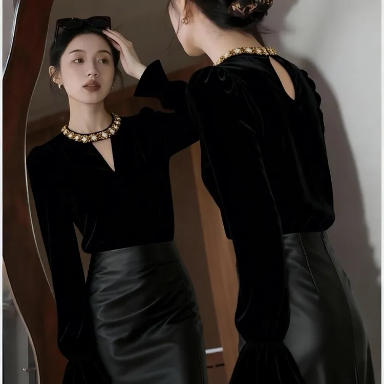 法式赫本风黑色V领丝绒衬衫2025秋冬新款内搭修身喇叭袖绝美上衣