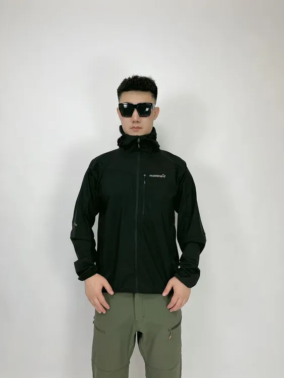 透气软壳户外休闲连帽男款防风防泼水外套皮肤衣老人头