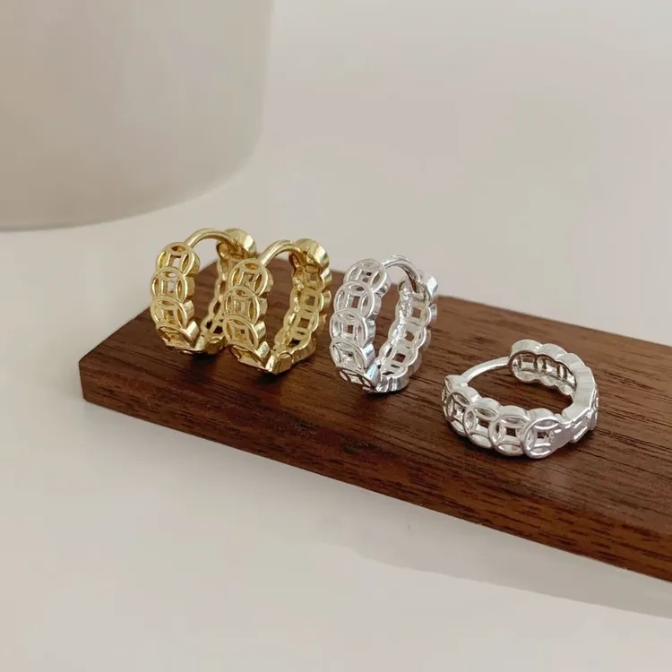 2025新款爆款中国风复古钱多多铜钱耳扣女小众设计感镂空圆圈耳扣