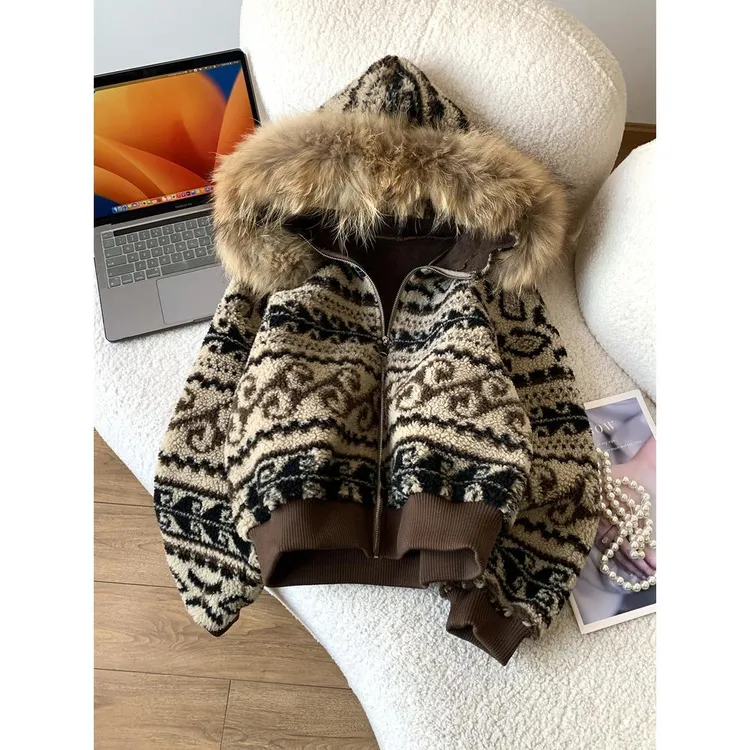 大毛领短款花色几何图女连帽外套皮毛一体厚2025冬