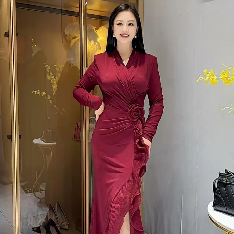 2025施施春秋款女装玫瑰开叉气质优雅V领压褶斜裁连衣裙9886