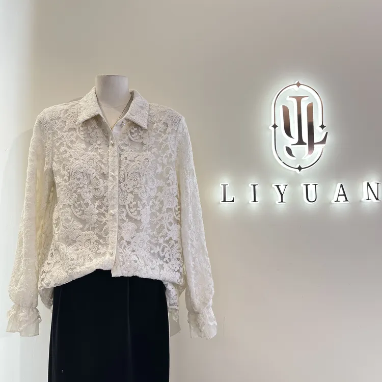 李园家1号店-96712-翻领钉珠减龄百搭单排扣衬衫