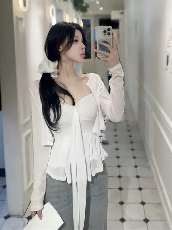 ‘少女老钱风’白色开衫蝴蝶结修身吊带套装女初秋穿搭一整套