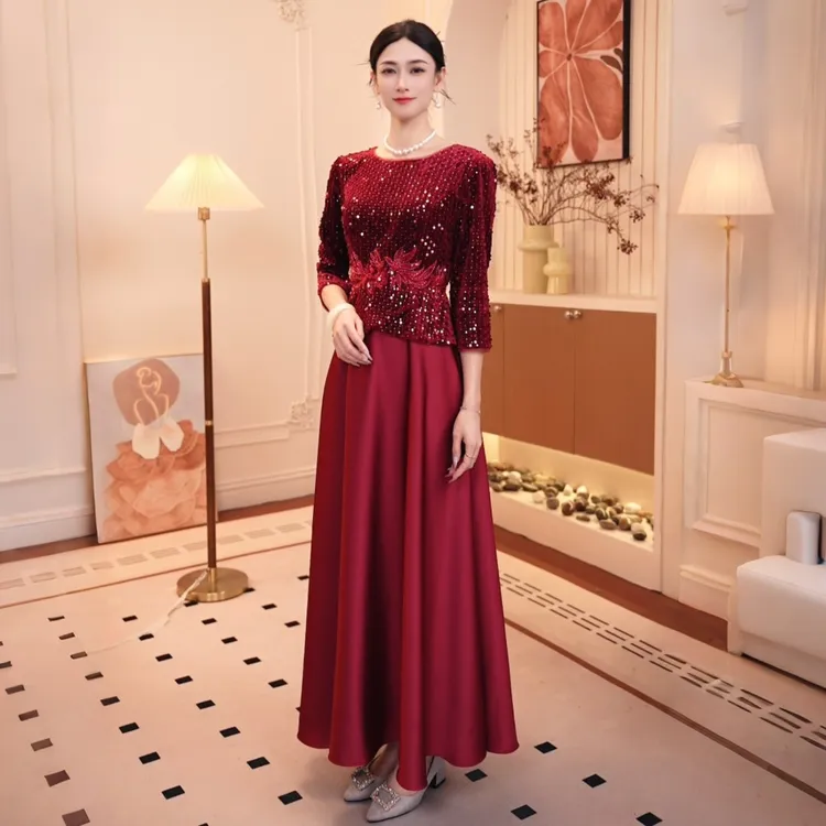 年轻版喜婆婆装婚宴装2025新款秋季喜妈妈婚礼服宴会结婚连衣裙