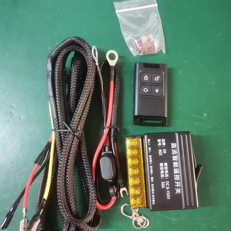 汽车LED射灯无线遥控爆闪线组12V24伏远近光双色灯控制器改装线束