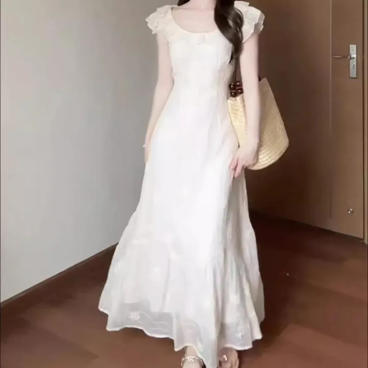 法式杏色刺绣连衣裙女夏季新款温柔风收腰系带气质U领小飞袖长裙