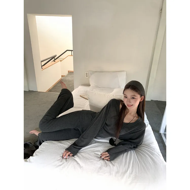 秋冬法式高级感V领显瘦修身百搭时尚套装26579     