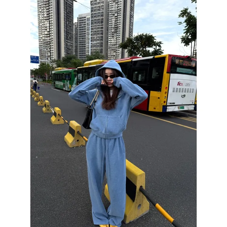 韩系ootd穿搭休闲运动蓝色卫衣套装女秋冬超火好看减龄高级两件套