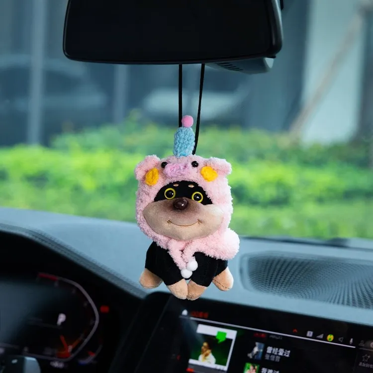 可爱簪花蜜蜂狗汽车挂件毛绒公仔车载后视镜挂饰品礼物