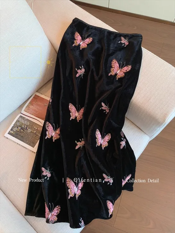 黑色新中式蝴蝶钉珠刺绣丝绒半身裙女秋冬新款国风气质显瘦鱼尾裙