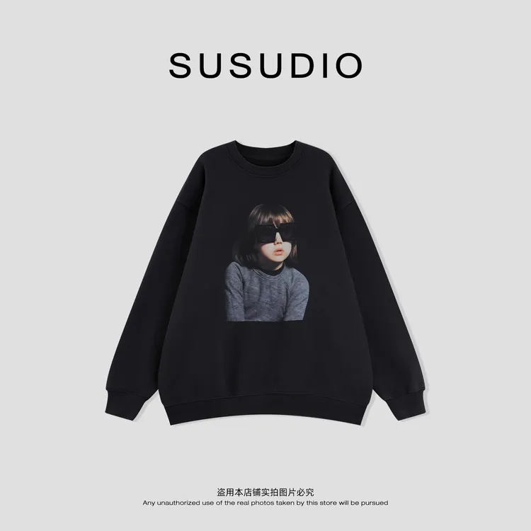 SUSUDIO 趣味墨镜女孩印花早秋大版型加绒亲肤卫衣 B2031