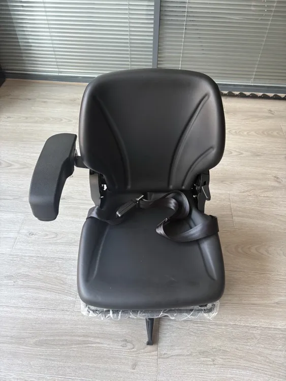 雷沃RG70/80收割机配件驾驶室格拉姆座椅总成