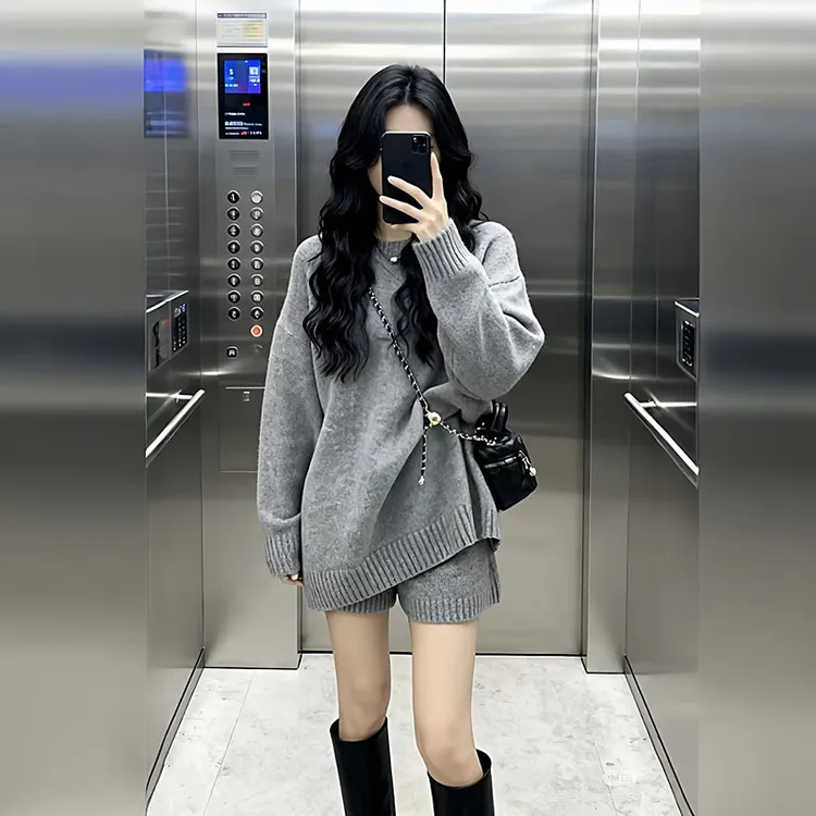 大码韩系chic灰色针织衫短裤两件套女秋冬新款胖mm巨好看毛衣套装