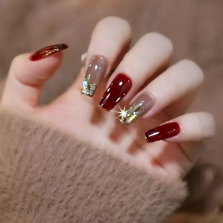 纯手工穿戴甲片新款红色爆闪高级感秋冬显白短中长款穿戴甲贴片