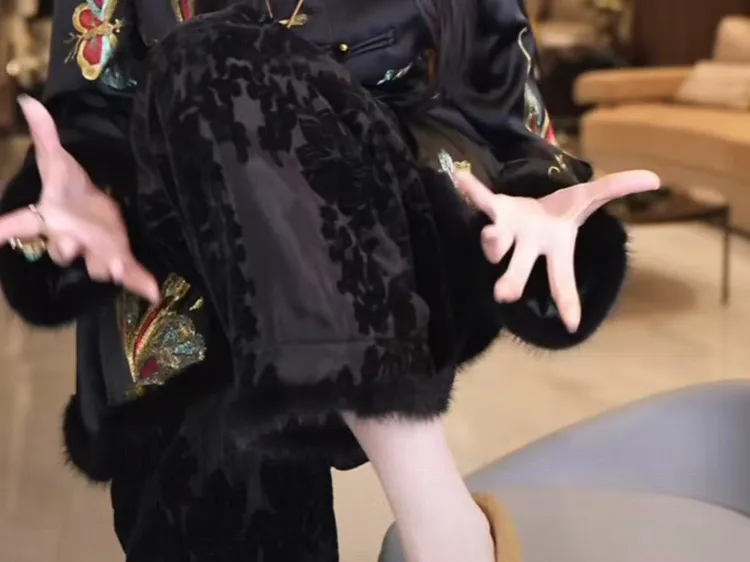 飞儿【啼感提花】2025新款桑蚕丝拼接水貂毛棉裤