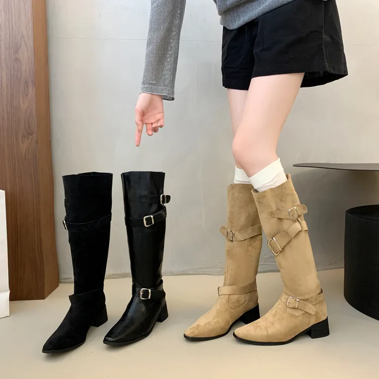 复古粗跟卡其色显瘦长筒靴女靴子2025秋冬季方头骑士靴皮带扣长靴